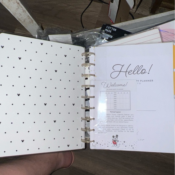 ❌SOLD❌ Disney Happy Planner - Undated | Vertical Layout - Picture 3 of 4